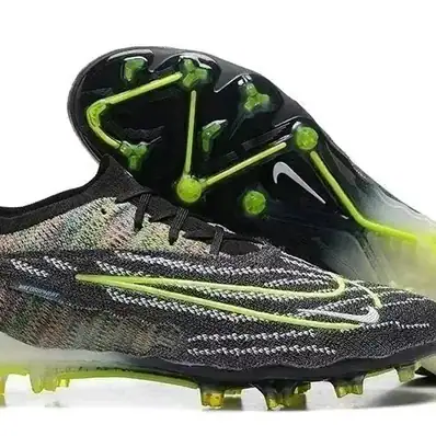 NIKE Football Boots — football boots, real photo